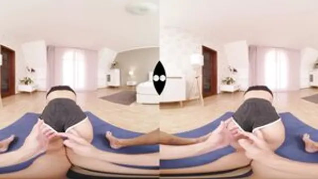 Kama Oxi - Pussy Stretched in 4K