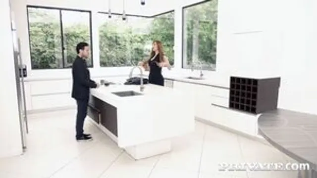 Lauren Phillips, Debut for Saucy MILF