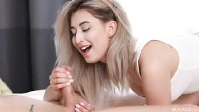 Iris Kiss-Kiss Horny Teen