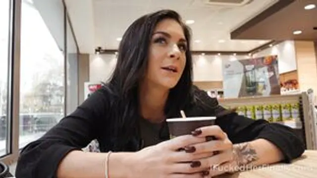 Lullu Gun Horny Teen