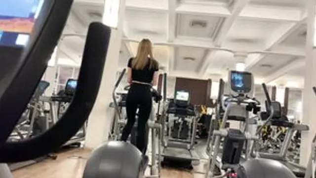 CaliforniaBabe - Quick Fuck In The Gym. Risky Public Se