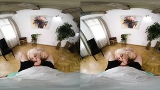 Blondie Fesser - Yoga Fail in 4K