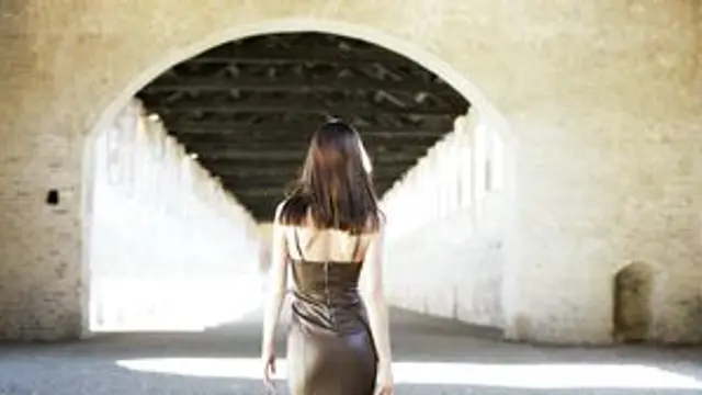Leona Mia - Catwalk Mood 2 in 4K