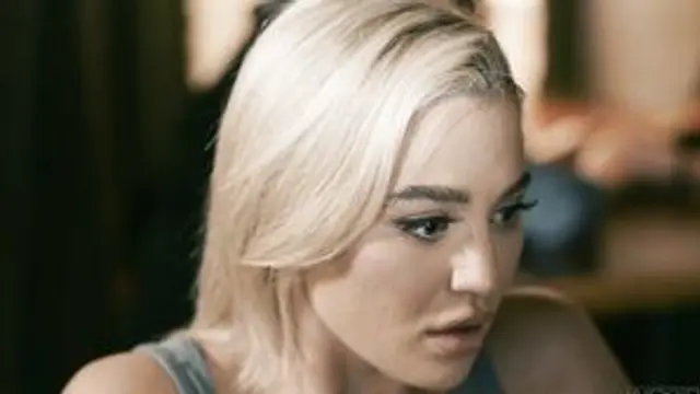Jennifer White - Iris - Episode 1 in 4K