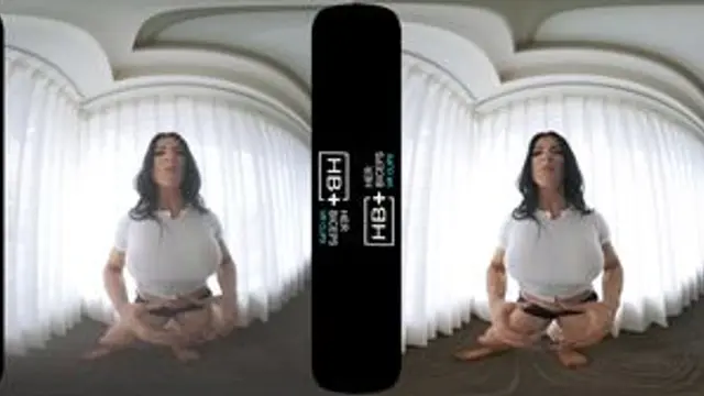 Angela salvagno Biceps VR