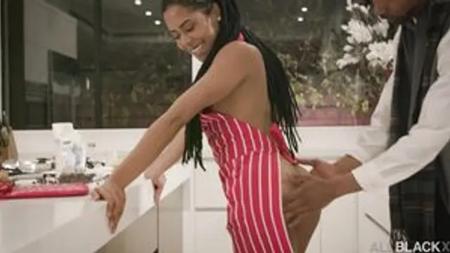 Kira Noir, Scotty P - New Neighbor