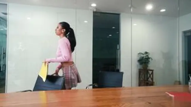 Olivia Jayy, Ameena Green - An Office Debriefing in 4K