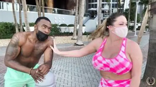 Hot Ass Hollywood - Race Me To The Bedroom in 4K