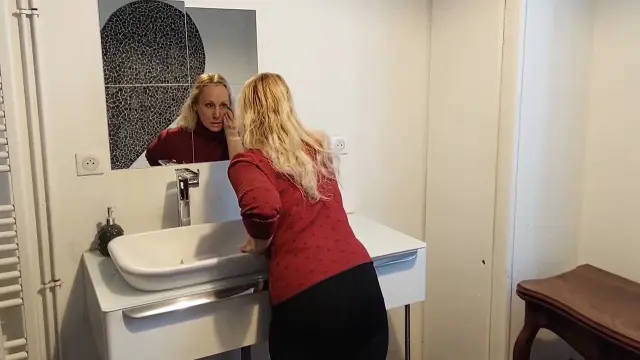 Mature Blonde Wife Enjoys Massage Sex and Foot Fetish