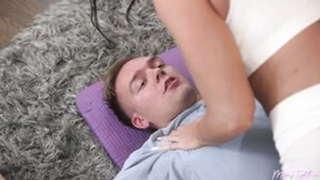 Jennifer White - Stepmom Pins And Drains Me This New Year