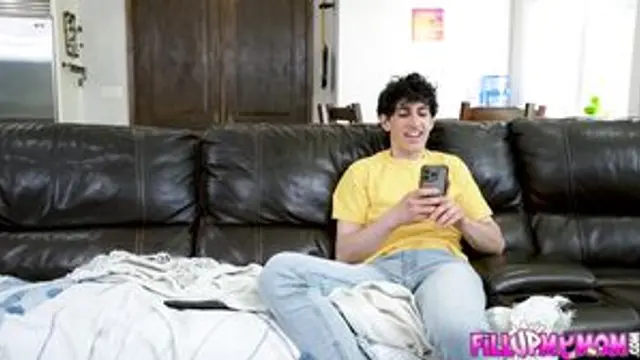 Samantha Sinz - Please Fuck My Mom