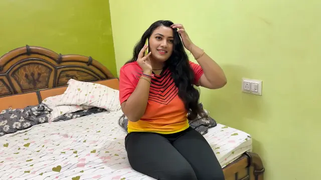 Step sister caught by going to oyo room for her boyfriend, she wearing there pink bra panty , Full Hindi Viral Video