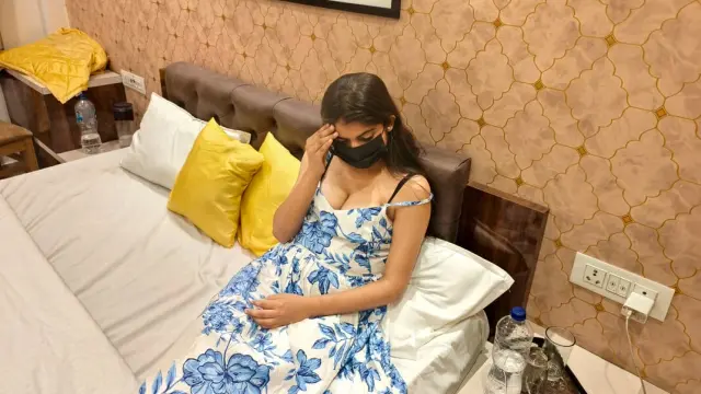Oil massager ne pela maidam ji ko