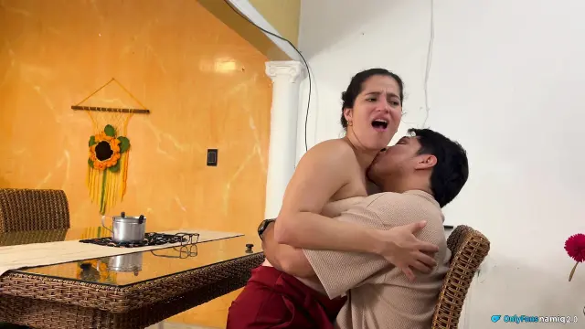 BEAUTIFUL LATINA WITH BIG ASS AND HUGE TITS LETS ME FILL HER PUSSY WITH CUM