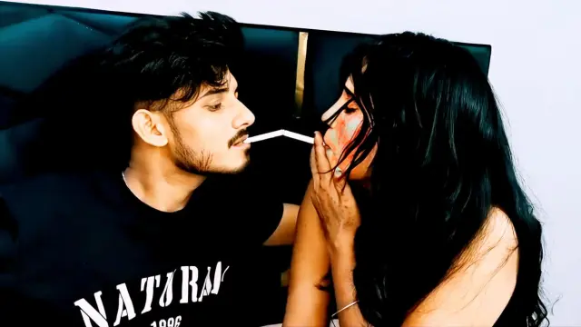 Desi Asian Video Brother-in-law had sex with sister-in-law in a hotel. Fuck har Pussy