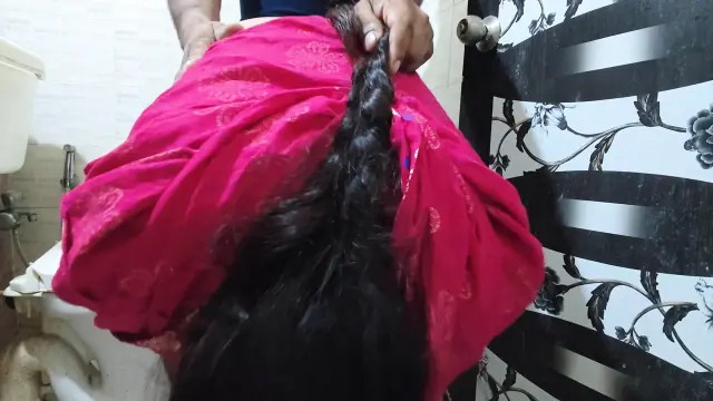 Bhabhi Ko Bathroom Me Jakar Toilet Karte Samay Choda