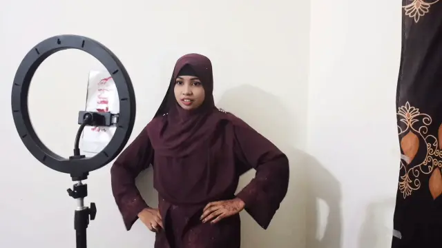 Desi Tik Toker Muslim Hijab Step Aunty Fuck tight pussy Beautiful Step Aunty viral Sex Video